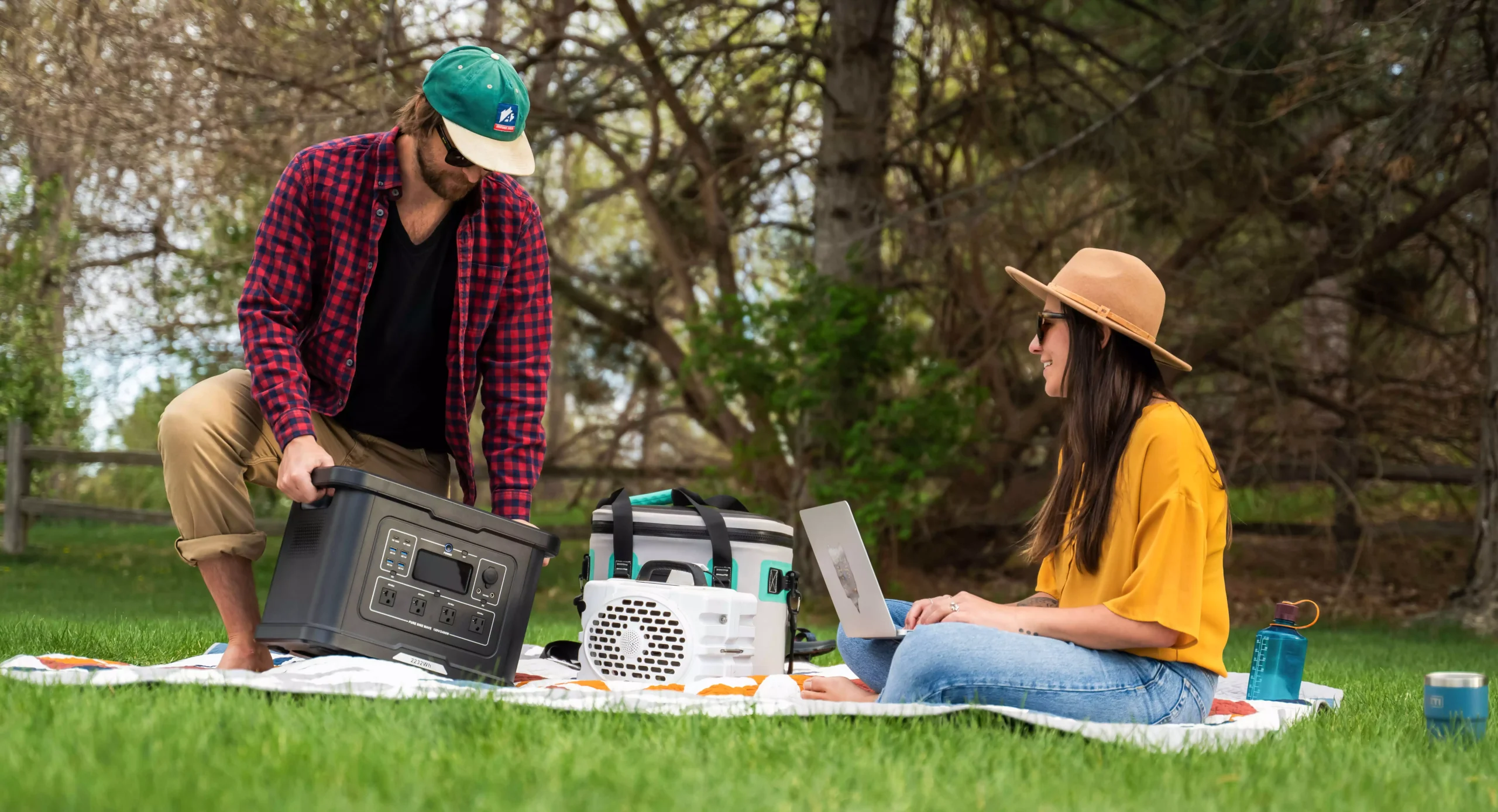 2000 watt portable power station